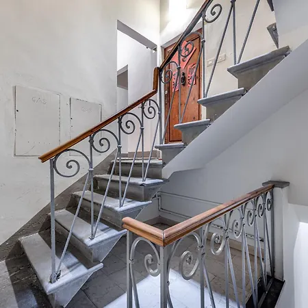 아파트 Romantica Residenza Sull'arno